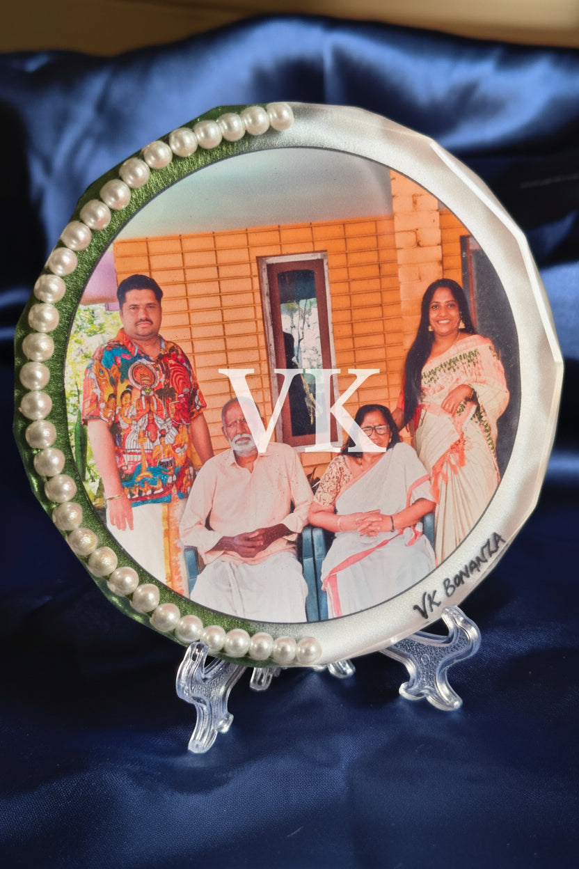 Custom Resin Photo Gifts UAE | Personalized Resin Keychains, Photo Frames & Keepsakes