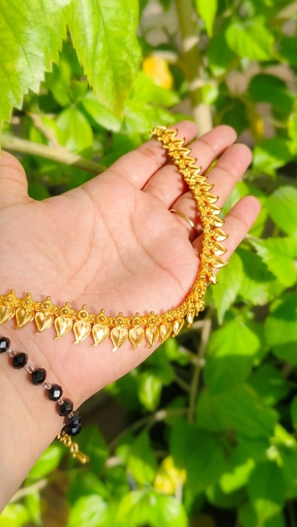 Elegant Gold Plated Leaf Design Necklace for Women | Traditional Indian Jewelry UAE